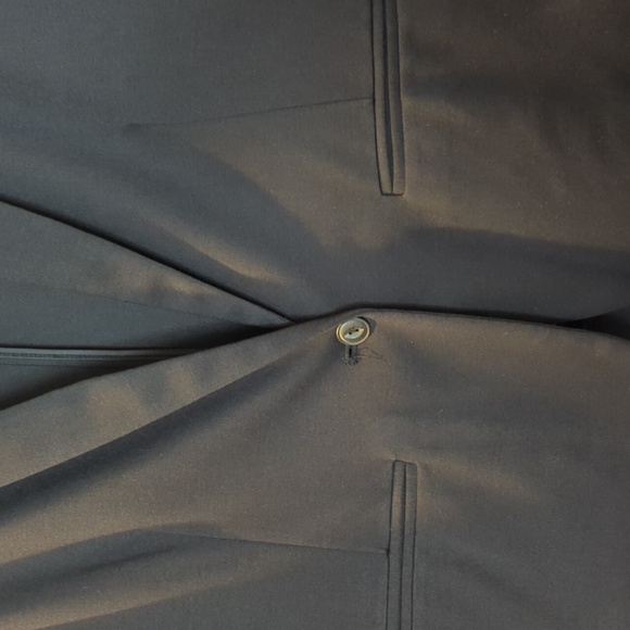 Lauren Conrad NWT Black Blazer with Single Button Closure - Picture 3 of 4